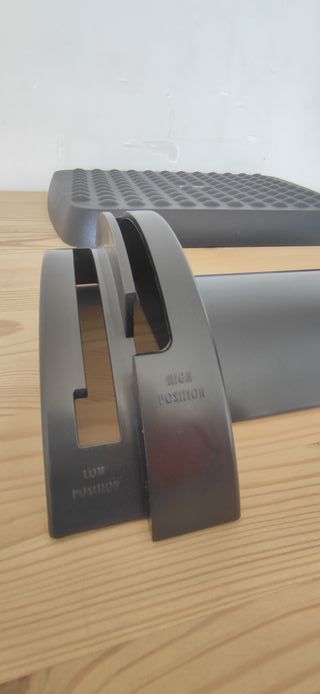 Reposapiés Fellowes ajustable negro