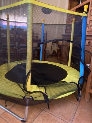 Trampolín infantil pequeño