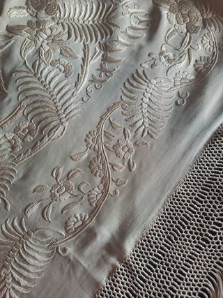 Mantón Manila seda antiguo bordado a mano 