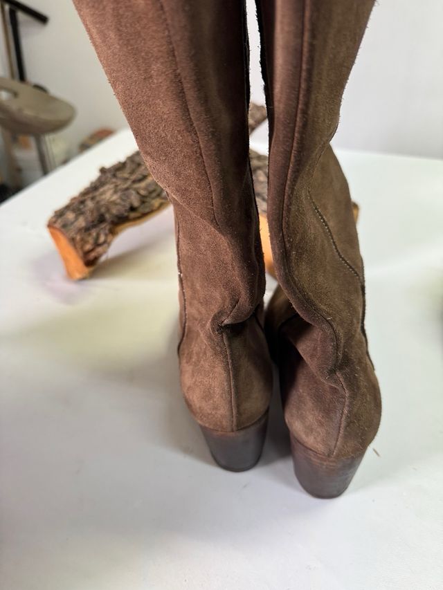 Stivali scamosciati marroni