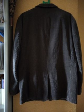 Americana de pana, masculina. 