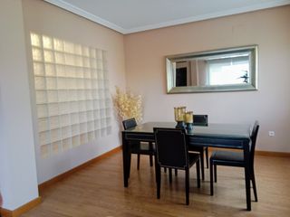 Apartamento en Plasencia - Piscina y jardín