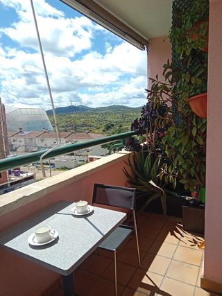 Apartamento en Plasencia - Piscina y jardín