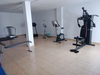 Apartamento en Plasencia - Piscina y jardín