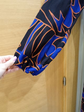 Vestido largo estampado azul y negro