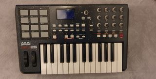 MPK 25 AKAI profissional