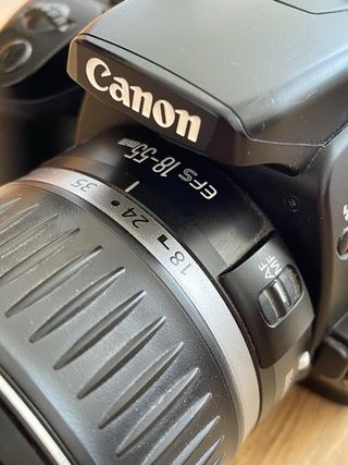 Canon EOS 400D cámara reflex con 18-55mm