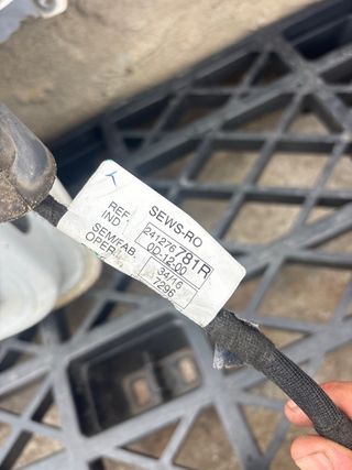 Cableado puerta trasera izq Mercedes