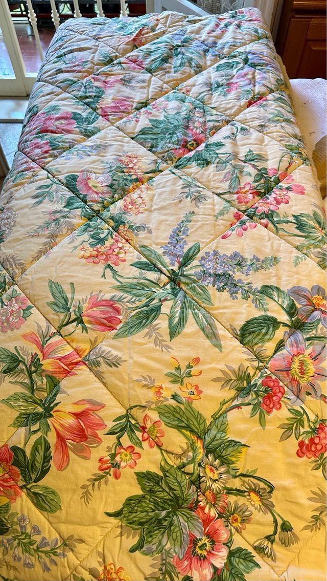 Trapunta matrimoniale fiori