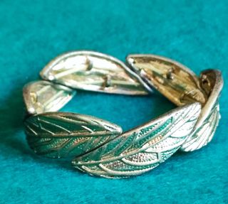 Pulsera de hojas doradas Sfera
