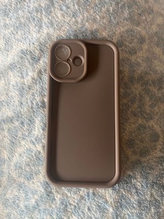 Funda silicona iPhone 16 marrón