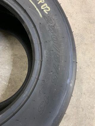 Neumaticos slick Pirelli PZero 40/unidad