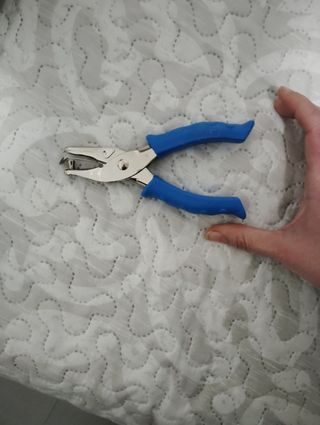 Se vende máquina de hacer agujeros