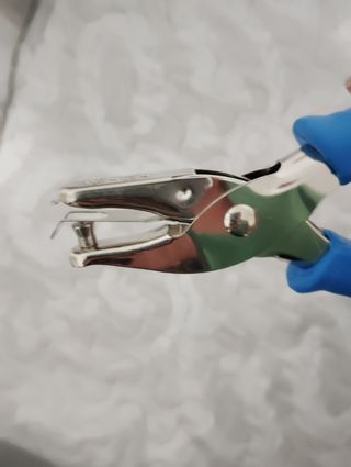 Se vende máquina de hacer agujeros