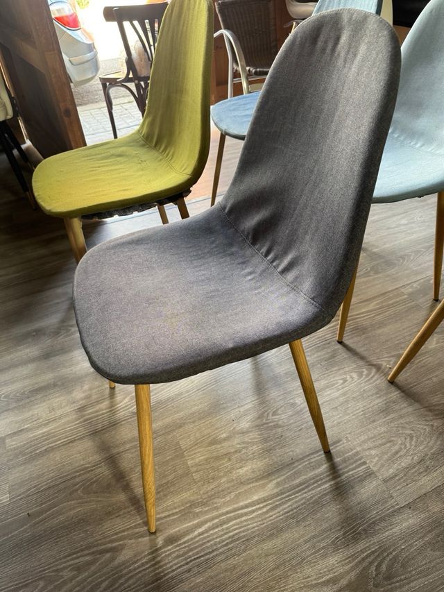 150 sillas de 2 mano