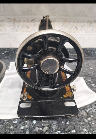 Maquina coser antigua