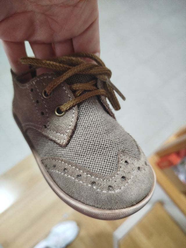 Zapatos de niño