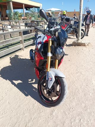 BMW F900R - Moto Impecable