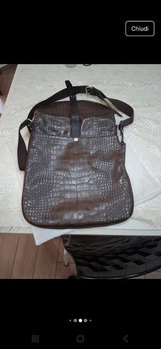 Marsupio  tracolla benetton vera pelle nuovo.