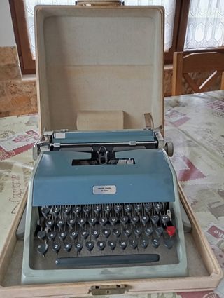 Olivetti Studio 44 Máquina de Escribir con maletín