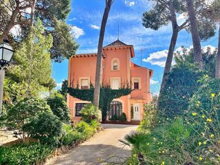 Chalet en venta en Urbanizaciones en Tortosa