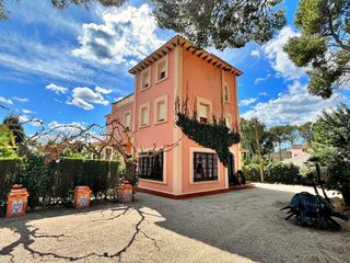 Chalet en venta en Urbanizaciones en Tortosa