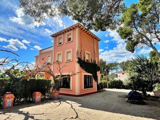 Chalet en venta en Urbanizaciones en Tortosa