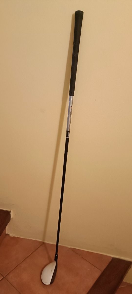 Híbrido TaylorMade Rescue