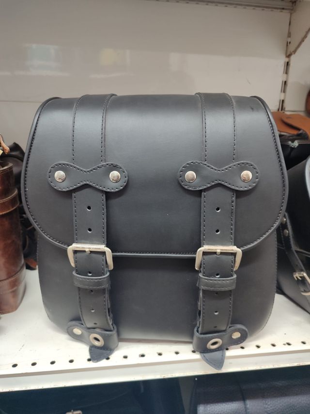 Mono borsa moto semi rigida 22 litri chiusura lucc