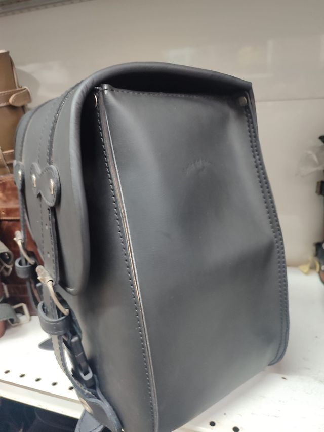 Mono borsa moto semi rigida 22 litri chiusura lucc