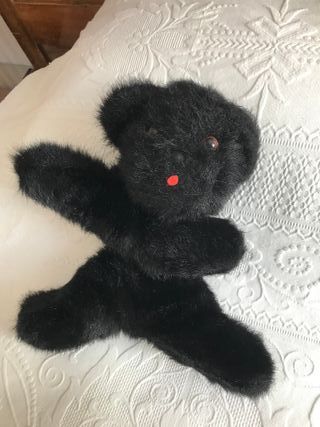 Orsetto nero peluche naso nero bocca punto rosso
