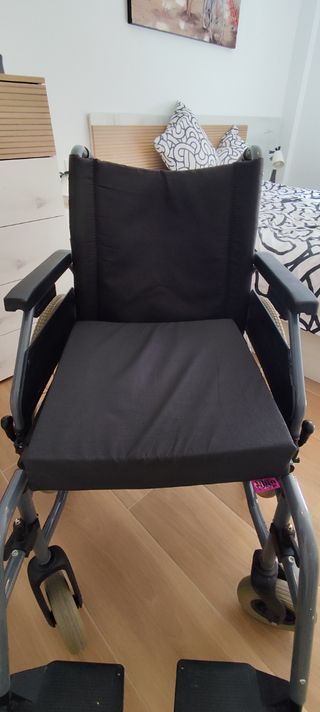 Silla de ruedas plegable