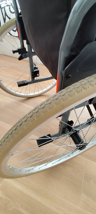 Silla de ruedas plegable