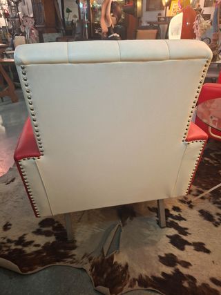 Butaca retro roja y blanca