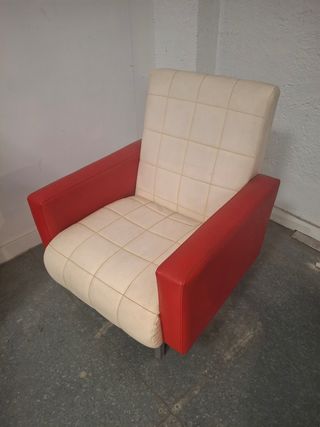 Butaca retro roja y blanca