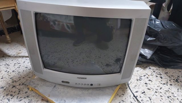 TV Samsung 20" CRT precio negociable