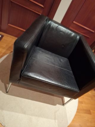 BUTACA MODERNA polipiel negra.