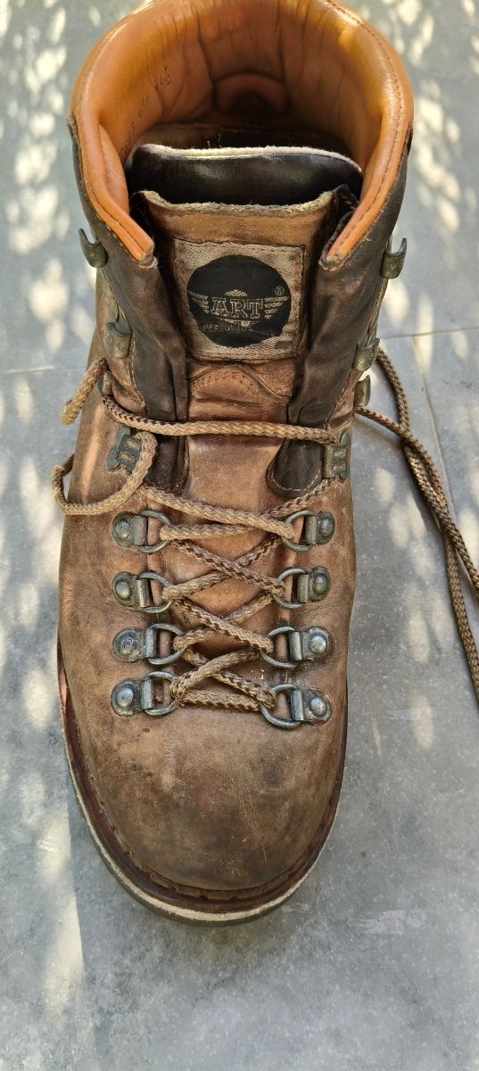 Botas montaña cuero marrón