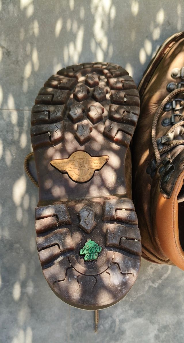 Botas montaña cuero marrón