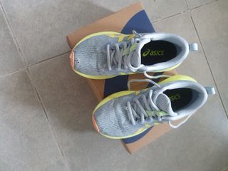 Zapatillas Asics talla 34,5