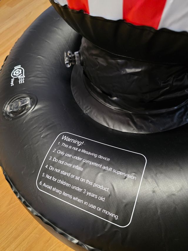 Saco de boxeo inflable. LEER