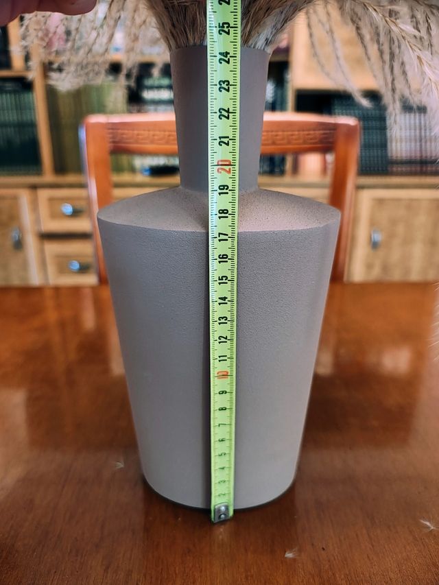 Florero metálico rosa