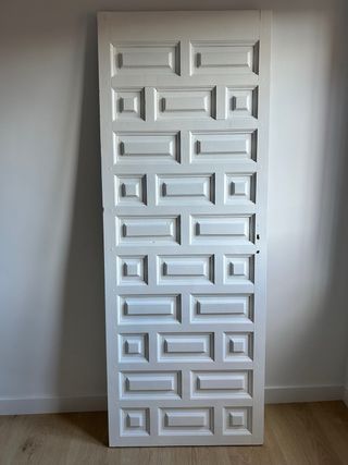 Puerta castellana lacada blanca