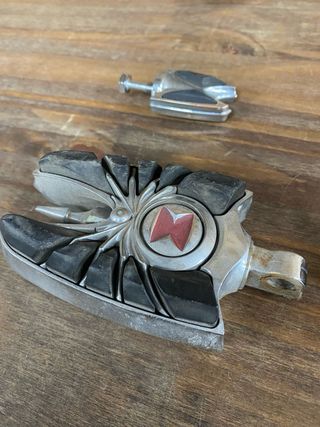 Reposapiés Kuryakyn Harley Davidson