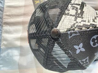 Cappello Louis Vuitton Serpenti Nero-Bianco