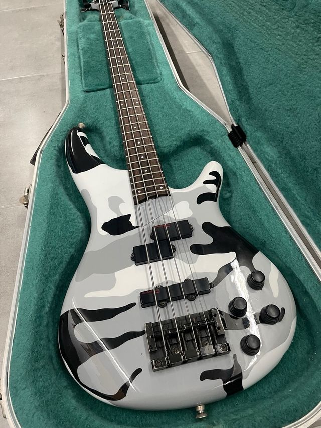 Basso mimetico Ibanez SR800