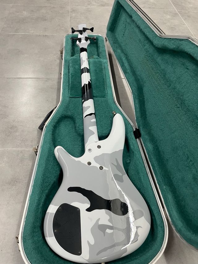 Basso mimetico Ibanez SR800