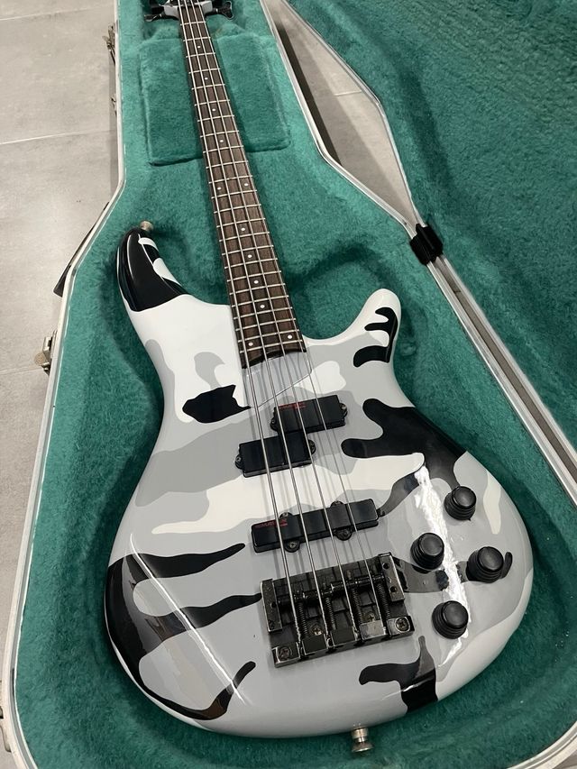 Basso mimetico Ibanez SR800