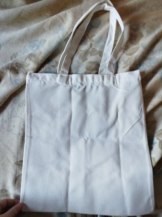 Good Omens:Bolso Tote Crowley y Azipharale n Coche