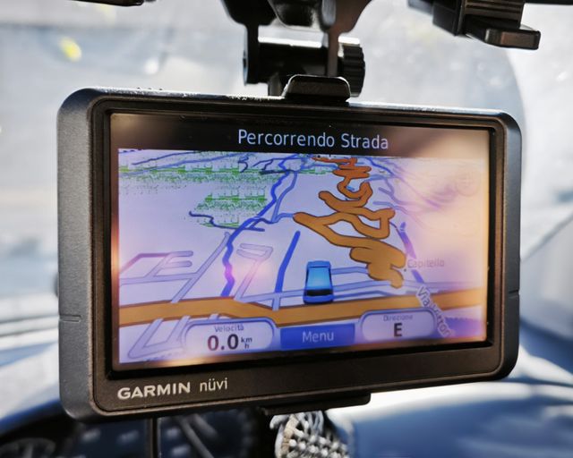 Navigatore Gps Garmin Nuvi